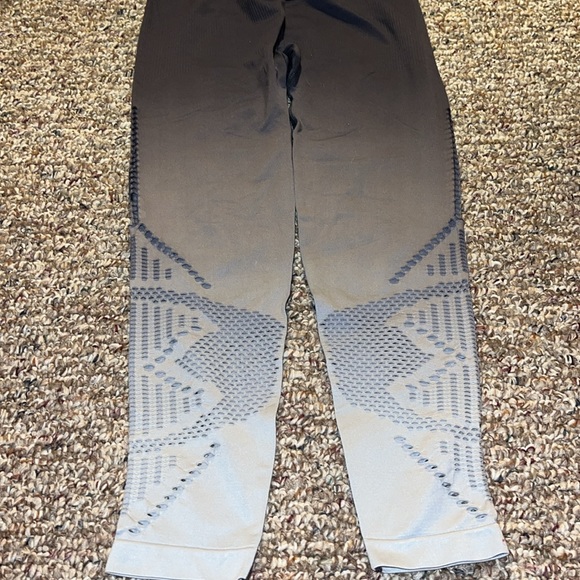 PINK Cool & Comfy Leggings - Picture 5 of 5